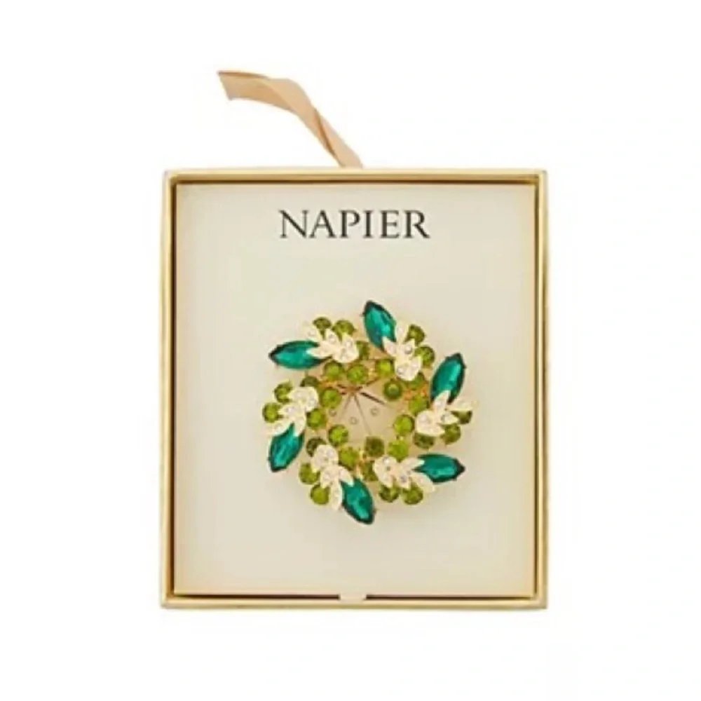 Here is another Napier gorgeous pin. It has many different shades of green. - Picture 1 of 2